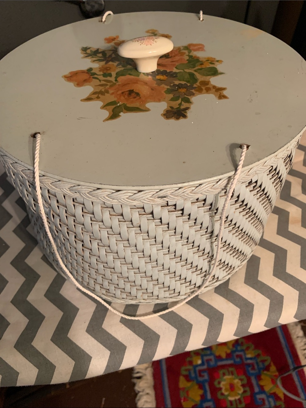 Sewing basket vintage